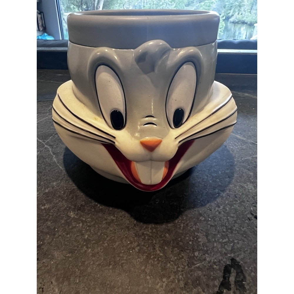 1992 Looney Tunes ~ 3D Plastic Mug/Cup ~ "Bugs Bunny"
